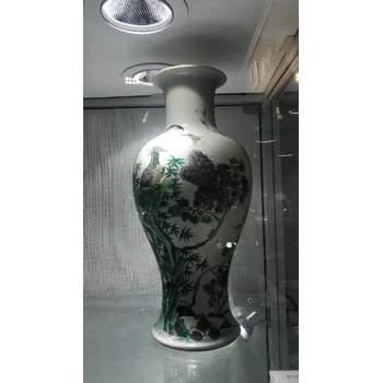 乾隆五彩百子圖雙耳瓶拍賣行情現(xiàn)金收購(gòu)瓷器