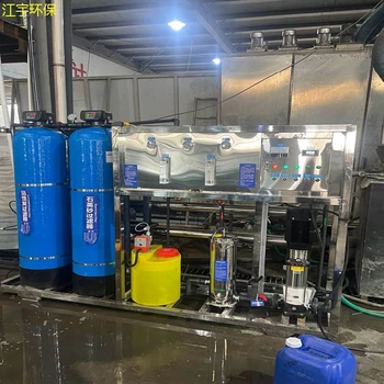 新鄉(xiāng)RO凈化水設(shè)備2噸反滲透設(shè)備工作壓力多少