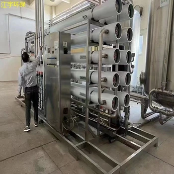 周口RO凈化水設(shè)備南樂0.5噸反滲透設(shè)備一級高壓泵