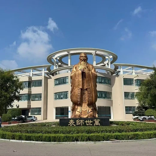 鑄銅人物雕塑價格,銅雕人物定制廠家,銅雕人物安裝施工現(xiàn)場