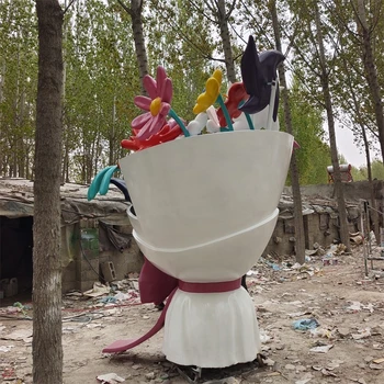 仿真郁金香雕塑大型玻璃鋼花朵雕塑制作