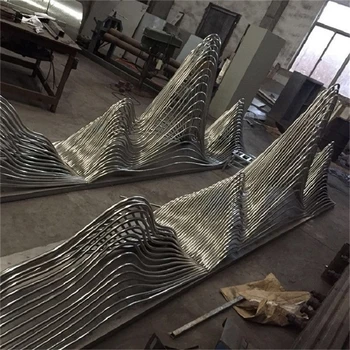 不銹鋼假山雕塑,大型不銹鋼假山安裝現(xiàn)場,設(shè)計制作安裝一體化