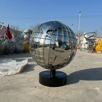 發(fā)光鏤空球雕塑,制作工期短,鏤空球雕塑做圓是個(gè)技術(shù)活