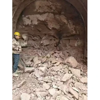 河南采用二氧化碳?xì)怏w爆破一次氣爆施工管