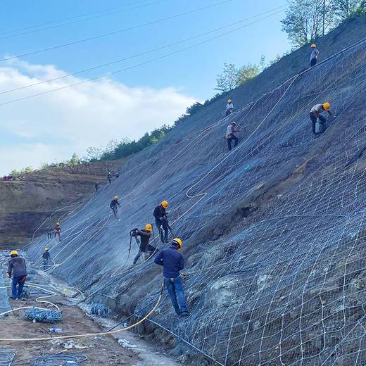 四川邊坡防護網(wǎng)掛網(wǎng)施工工程隊全國施工各種邊坡防護噴草工程施工