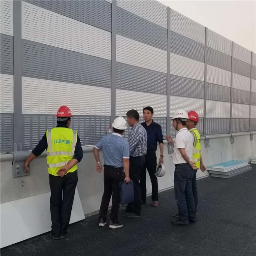 四川公路聲屏障隔音屏制造工廠繞城高速百葉孔聲屏障降噪隔音板