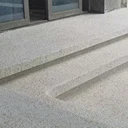 水洗石地面水磨石異形坐凳現(xiàn)澆水磨石施工團(tuán)隊(duì)包工包料