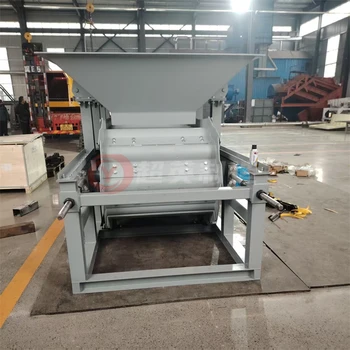 礦石板鏈?zhǔn)捷斔蜋C喂料機廠家加寬型鱗板輸送機槽板配件