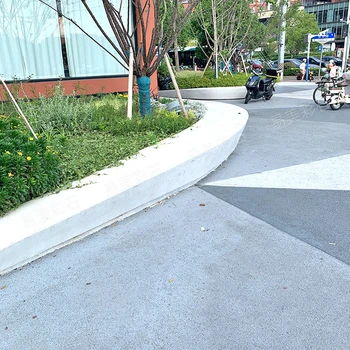 武昌泰克磨石坐凳既是花壇又是座椅網紅打卡景區(qū)標配