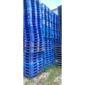 連江木托盤回收出售木棧板圍板箱鐵托盤吹塑塑料托盤塑膠卡板