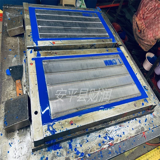 許昌聚氨酯震動篩板-不掛毛直線篩板批發(fā)價(jià)格