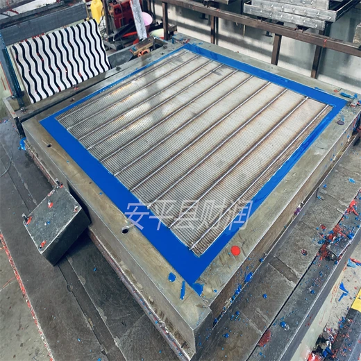 阿勒泰不銹鋼篩板-脫介防掛毛條縫篩片批發(fā)價(jià)格