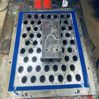 北京平谷區(qū)聚氨酯不銹鋼沖孔篩板-聚氨酯方孔沖壓篩板價格