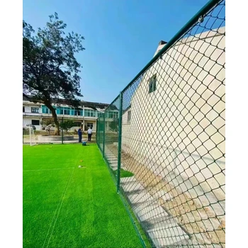 籃球場(chǎng)圍欄網(wǎng)熱鍍鋅材質(zhì)網(wǎng)孔50×50高度3米體育場(chǎng)館防護(hù)網(wǎng)廠家