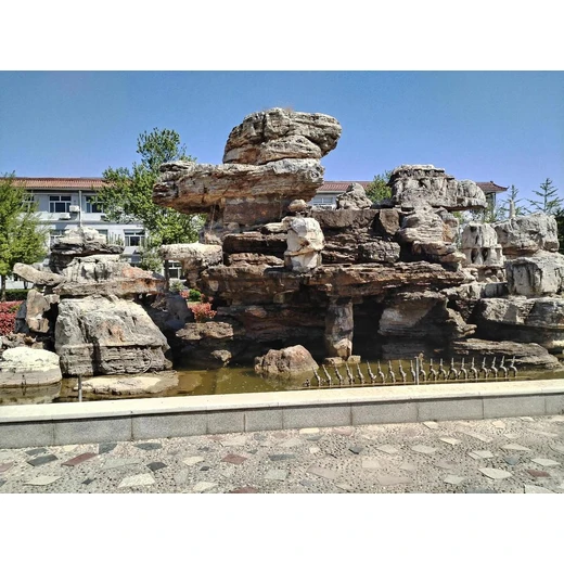 內(nèi)蒙古阿拉善盟太湖石假山生態(tài)園假山