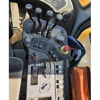 澳洲礦區(qū)聘青海海南B2司機(jī)叉車工爆破工正規(guī)工簽包吃住