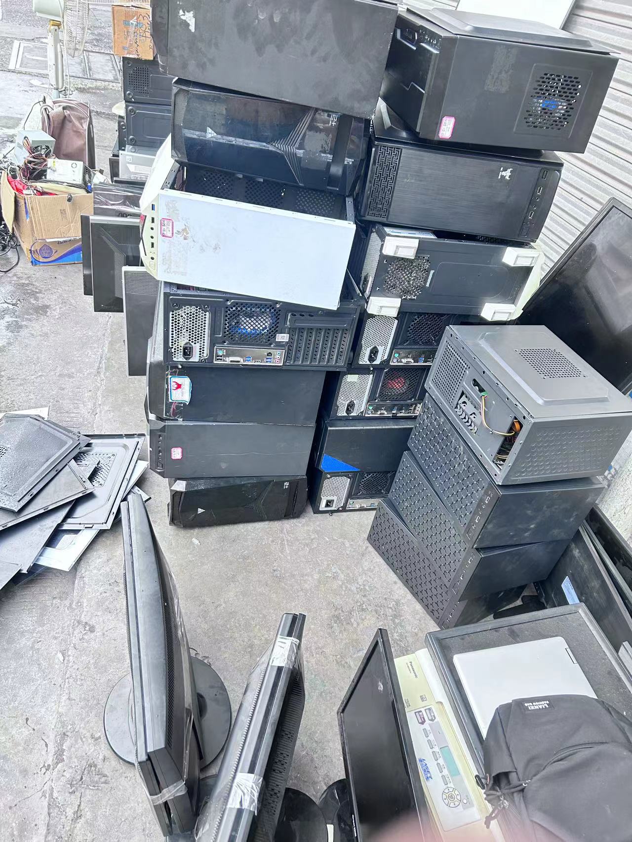 白云區(qū)永泰廢舊電腦回收服務(wù)周到惠普墨盒回收