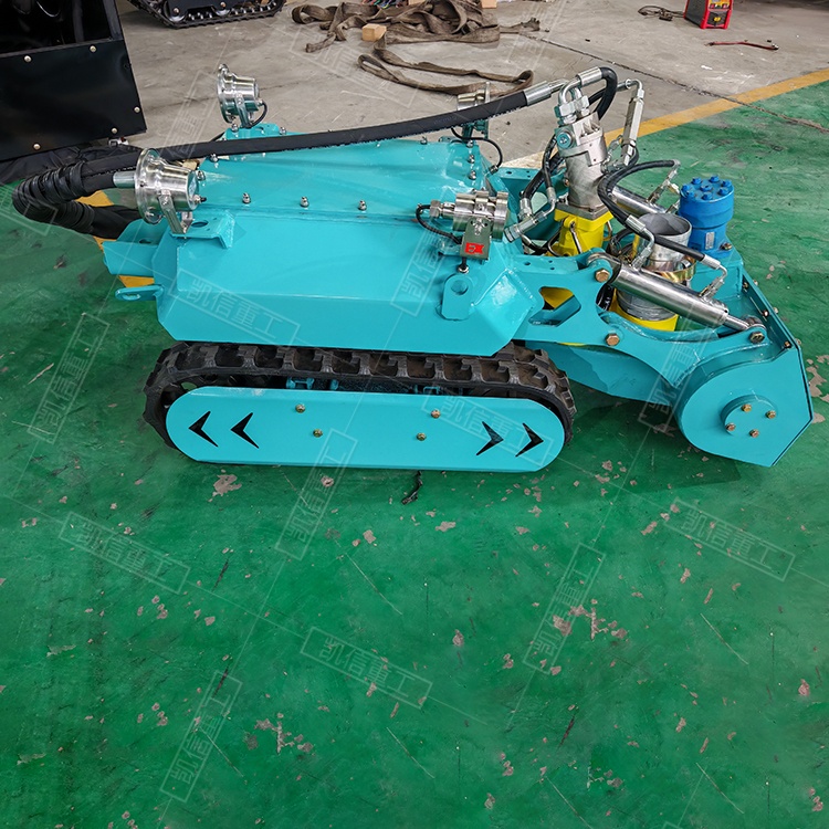 遙控清淤機(jī)器人清淤管道機(jī)器人