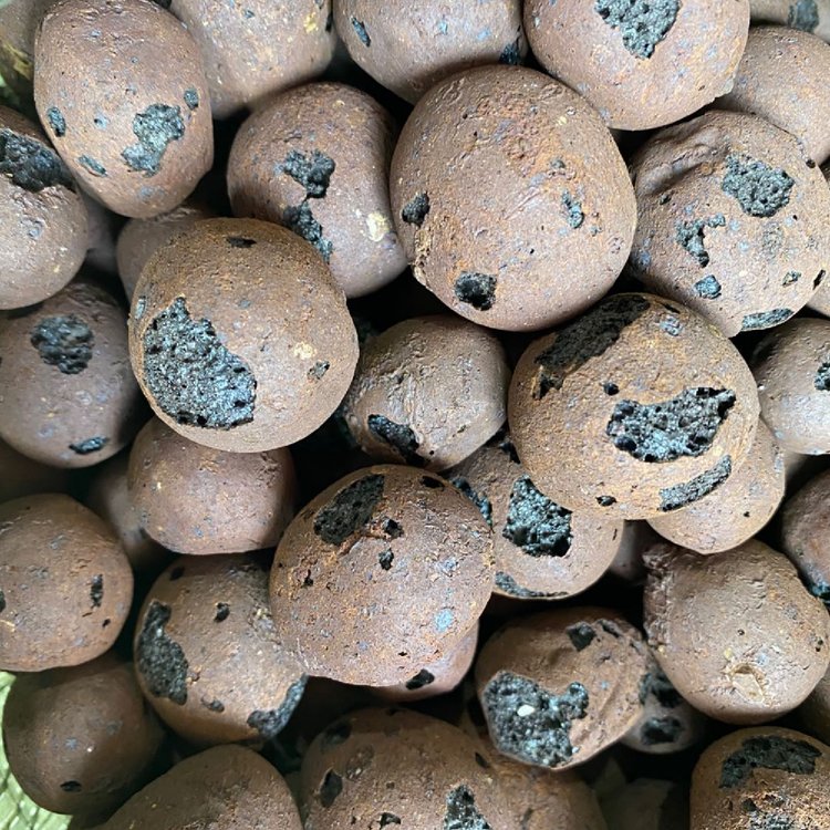 彭水人工湖濕地用紅色火山巖污水廢水用陶粒飼料級沸石廠家