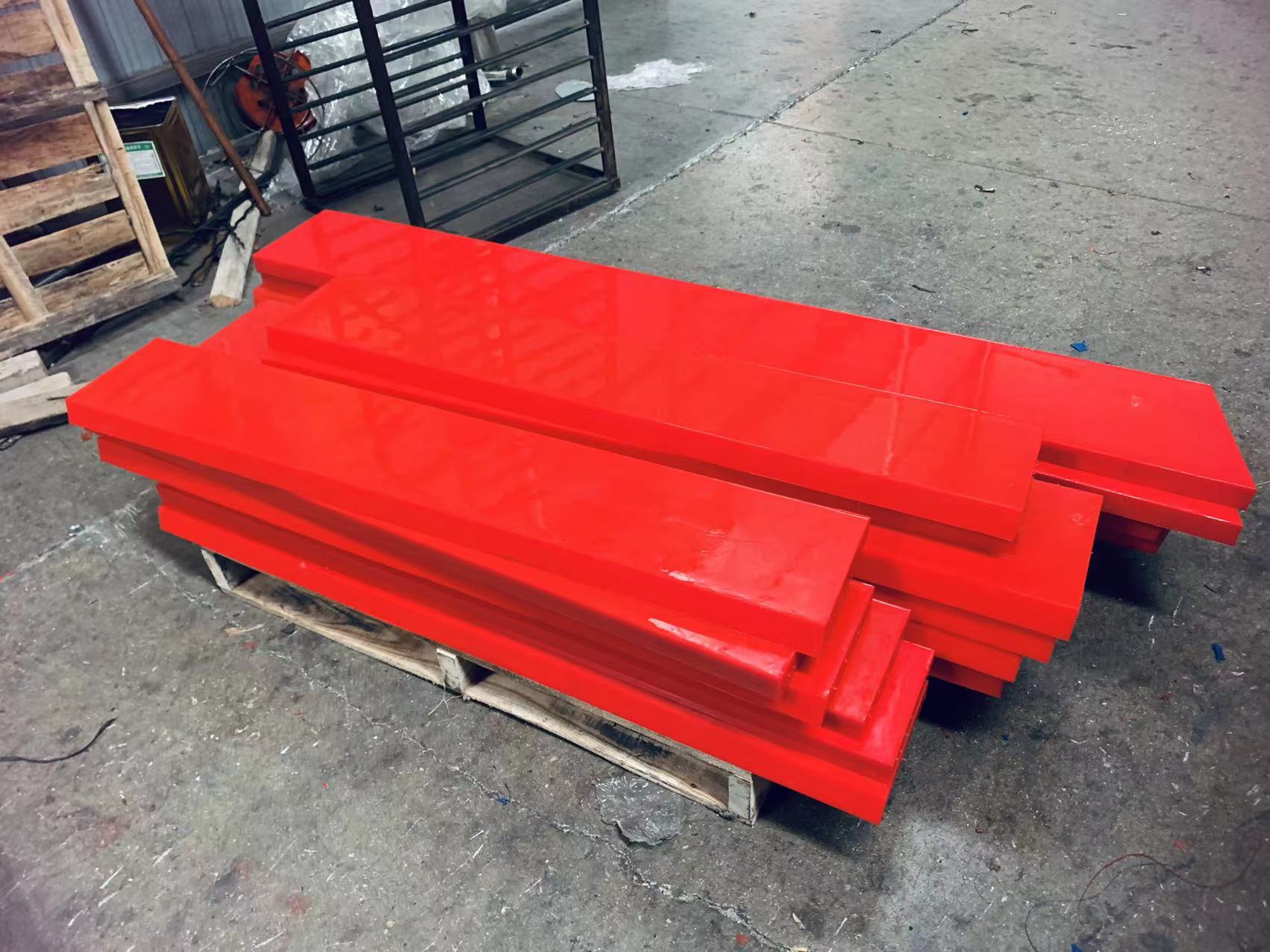 塔城聚氨酯篩板軌座-紅色軌座廠家