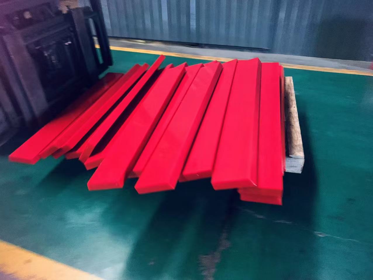 阿泰勒聚氨酯軌道-卡槽式軌座生產(chǎn)廠家