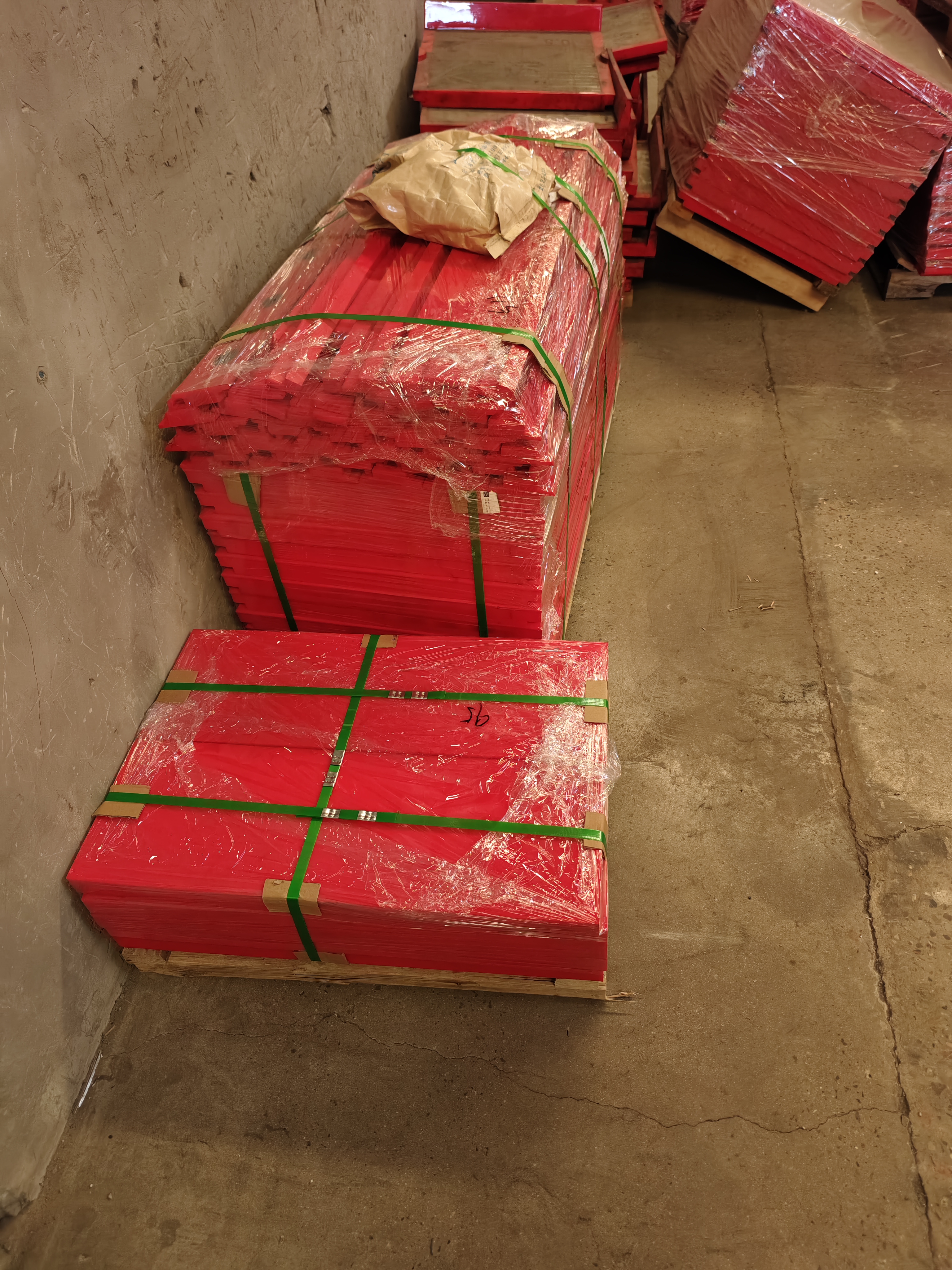 臨沂聚氨酯T型軌座-帶卡槽的軌座廠家