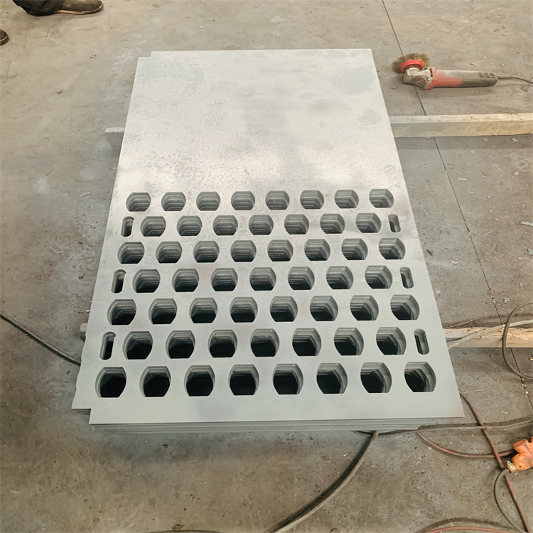 巴彥倬爾下層沖孔篩板-聚氨酯骨架沖壓篩板廠家