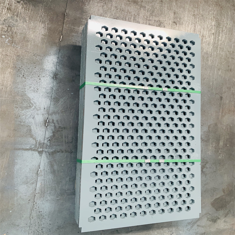 大興安嶺下層沖孔篩板-聚氨酯方孔沖壓篩板批發(fā)廠家