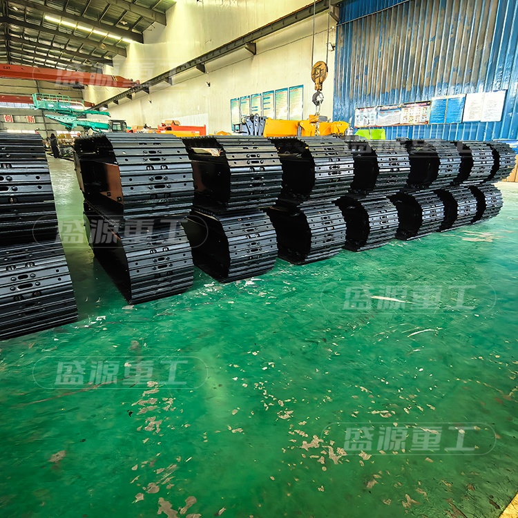 履帶底盤(pán)廠(chǎng)家百奇濰坊橡膠履帶生產(chǎn)廠(chǎng)家