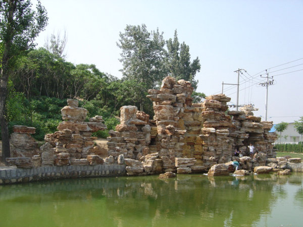 河北興隆假山石材批發(fā)晶宸景觀假山石材批發(fā)魏縣園林景觀工程