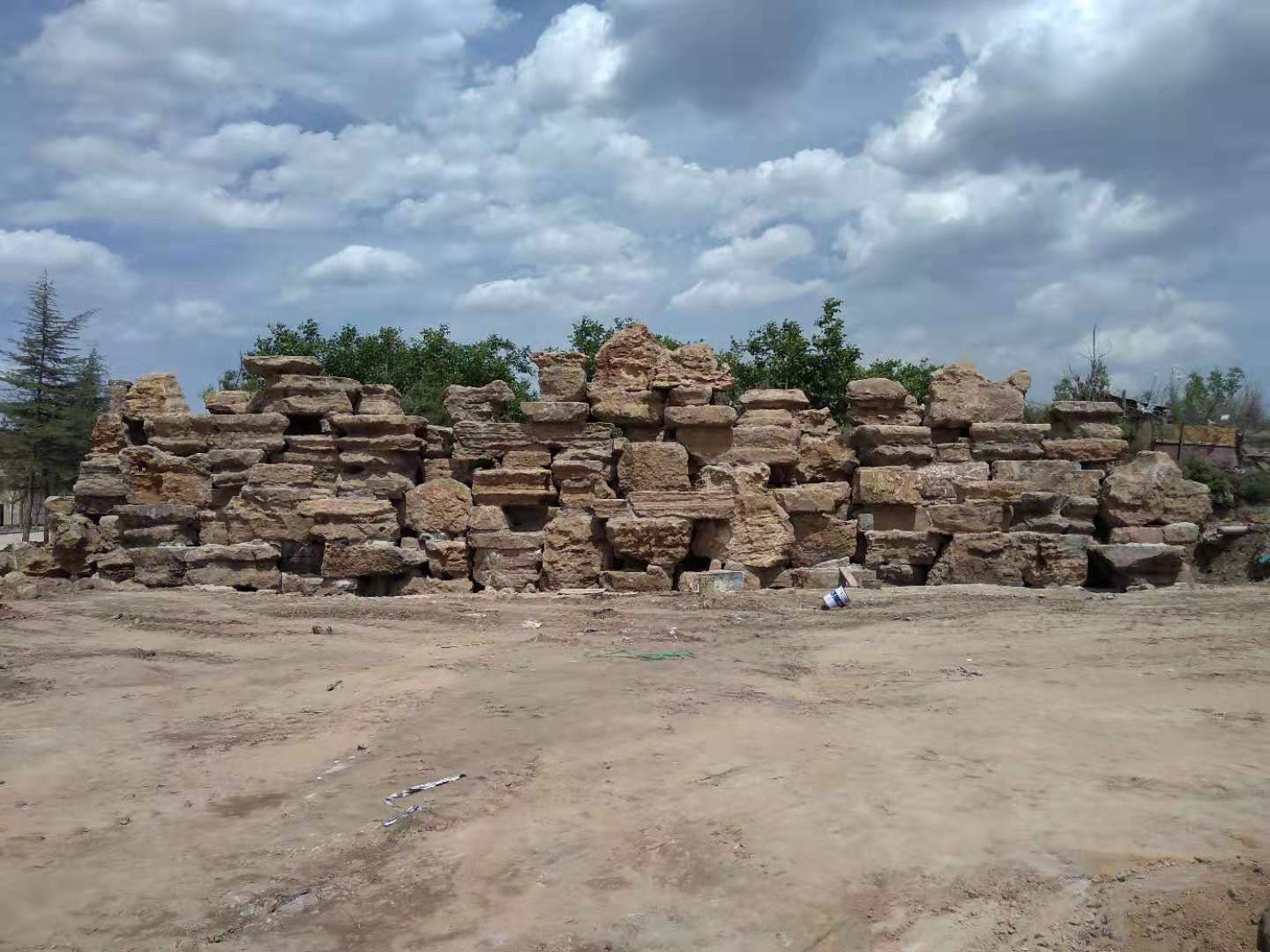 江蘇江寧區(qū)千層石批發(fā)晶宸景觀千層石假山新城子區(qū)水泥假山價(jià)格低