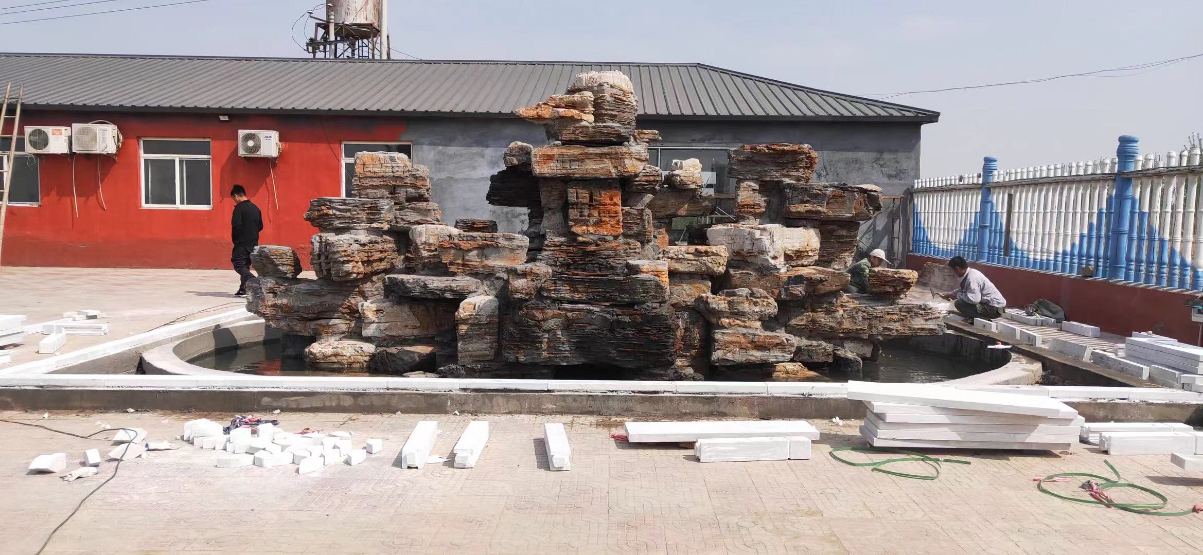 廣東橫欄水泥塑型假山水泥假山價格低水泥假山設(shè)計施工