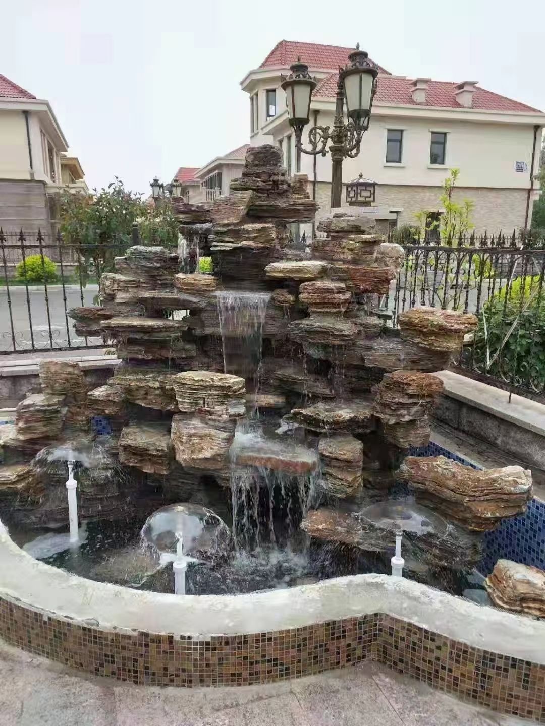 河北興隆假山石材批發(fā)晶宸景觀假山石材批發(fā)魏縣園林景觀工程