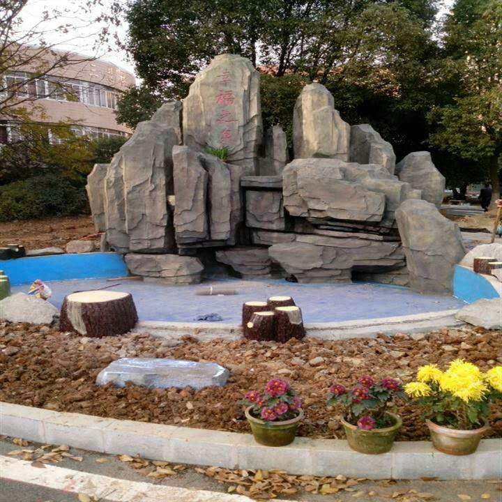 廣東橫欄水泥塑型假山水泥假山價格低水泥假山設(shè)計施工