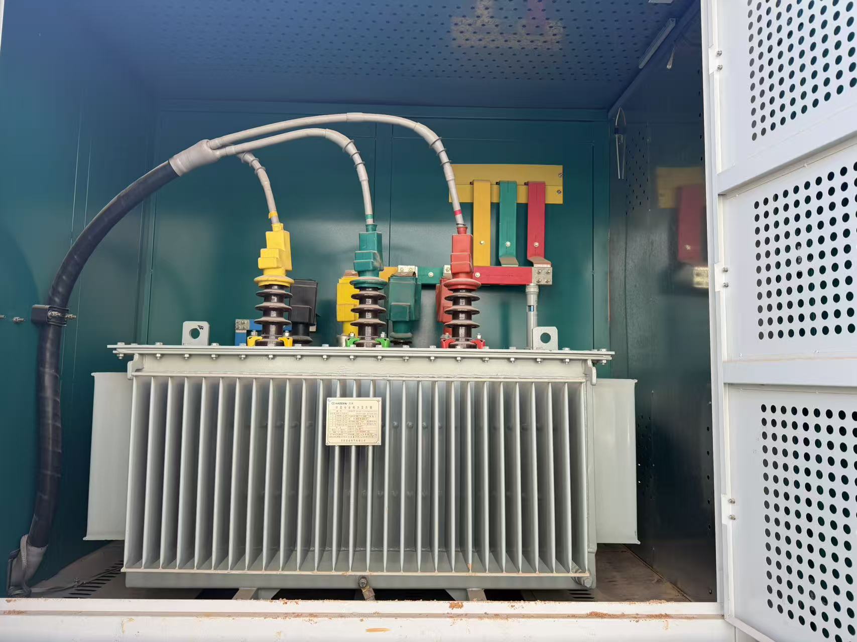 杭州萧山当地配电柜收购（旧变压器回收）杭州萧山随叫随到