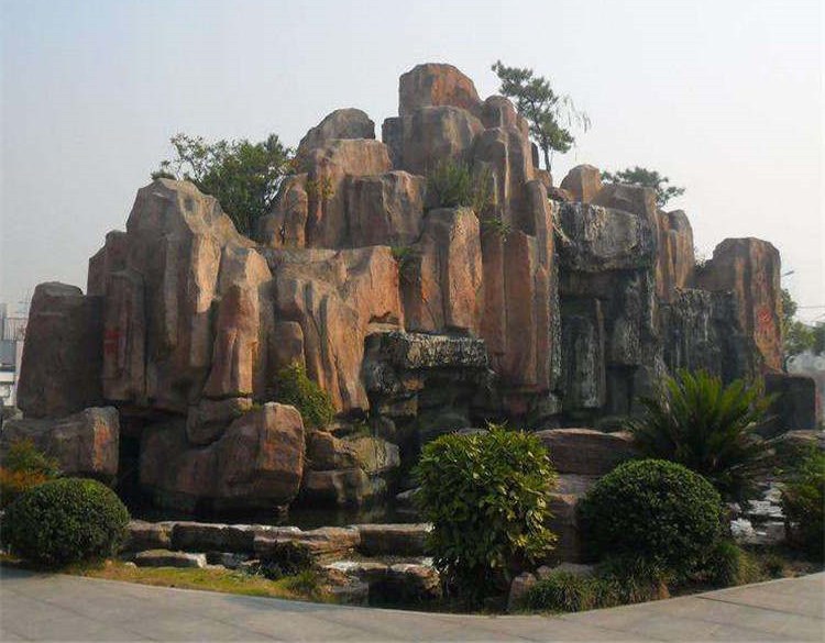 山東諸城斧劈石假山 假山大門制作