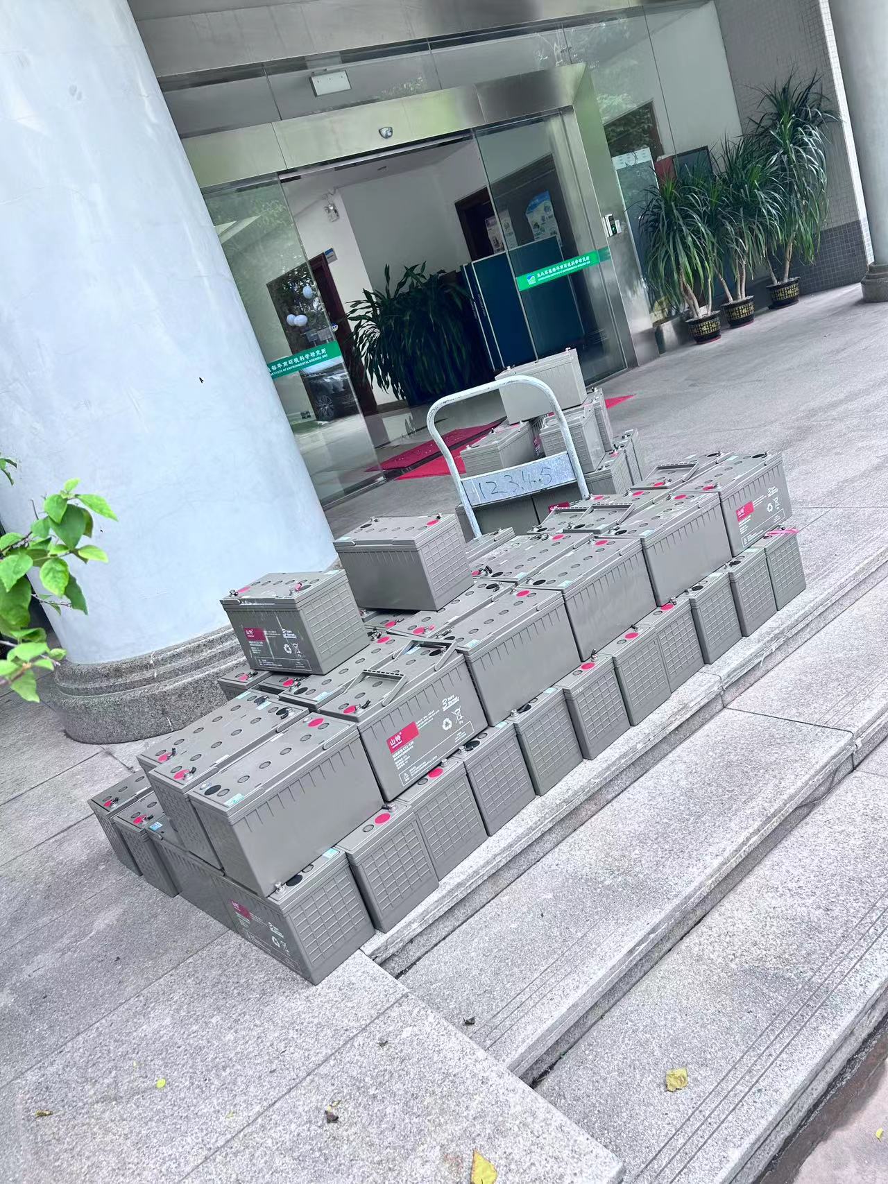 順德均安工廠更換叉車電池回收資源利用