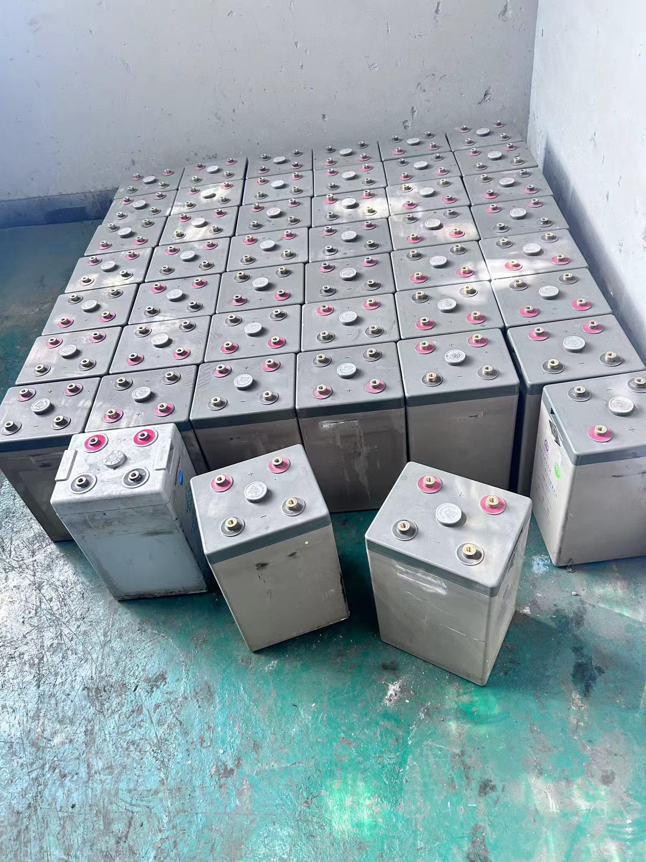 番禺區(qū)東涌機(jī)房UPS電池回收一站式